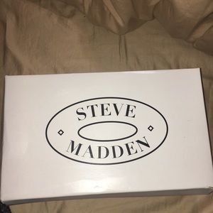 BRAND NEW STEVE MADDEN SLIP ONS
